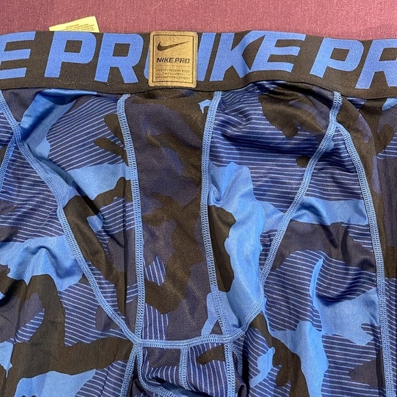 Nike Camo compression pants/ Capri - Picture 2 of 3